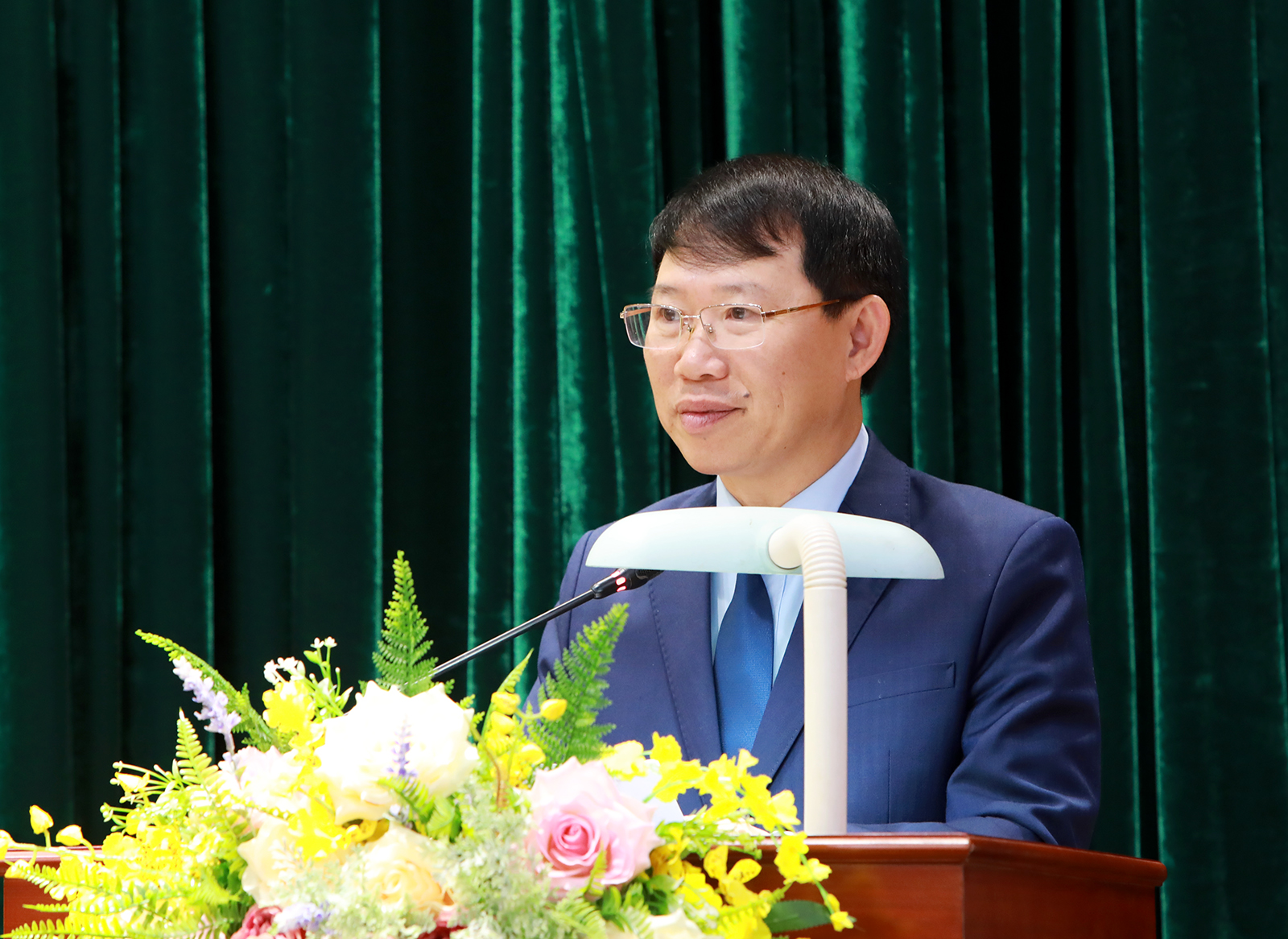 Chủ tịch UBND tỉnh Lê Ánh Dương phát biểu