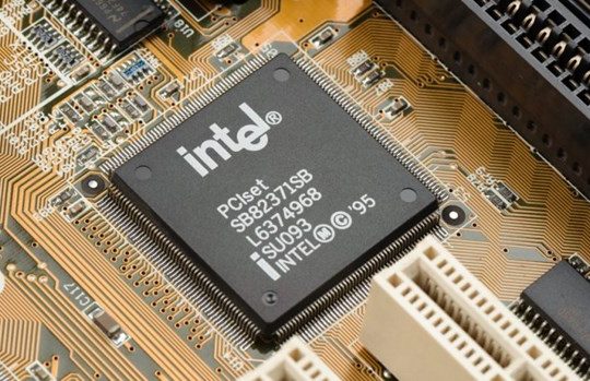 Intel đang xem xét đầu tư 1,5 tỷ USD để mở rộng nhà máy thử nghiệm và sản xuất chip tại Việt Nam