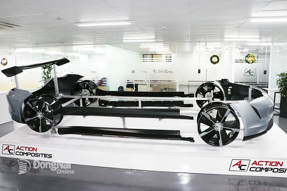Action Composites động thổ nhà máy sản xuất linh kiện cho siêu xe ở Đồng Nai